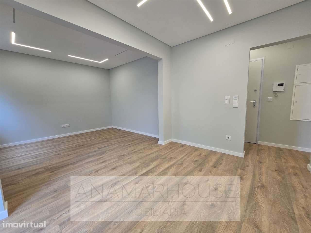 T2 Remodelado com varanda na Mina de Água, Amadora - Grande imagem: 5/22