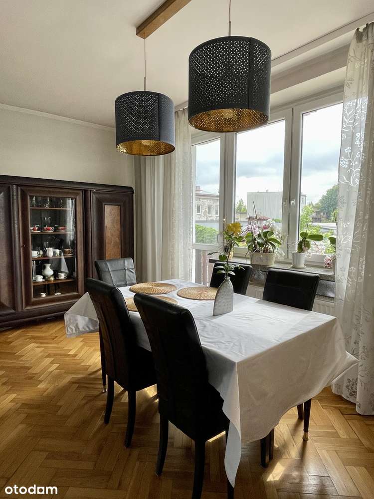 Dwa domy w cenie jednego, 6 garaży, wiata, schron