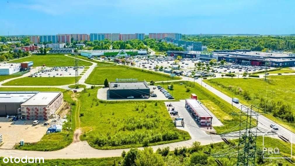 Teren inwestycyjny przy centrum handlowym Arena-10