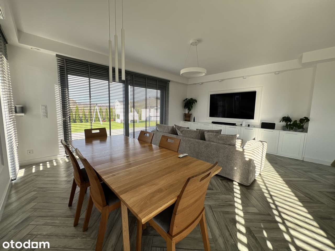 Nowoczesny dom 190 m² z garażem i klimatyzacją-3