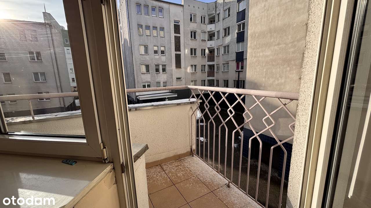 blok ATANERA*** ul. Jeżycka*** trzy oddzielne pokoje-14