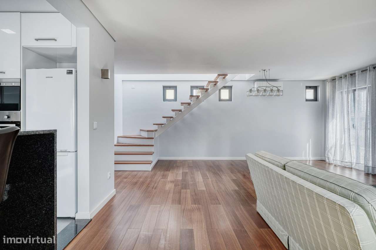 Apartamento de Luxo no Coração de Cascais | Rooftop com Vista Mar-10