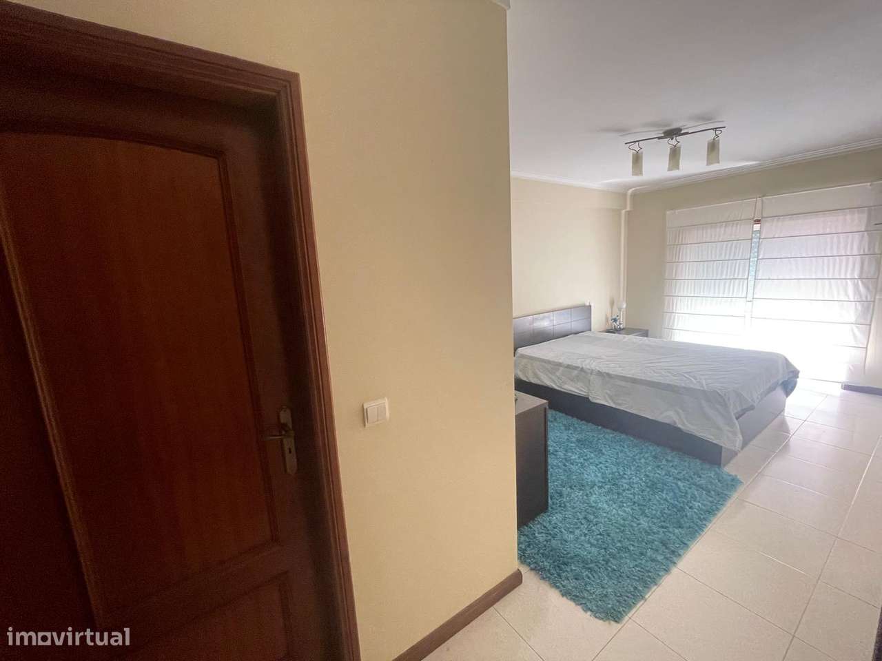 Apartamento T3 com boas áreas-12