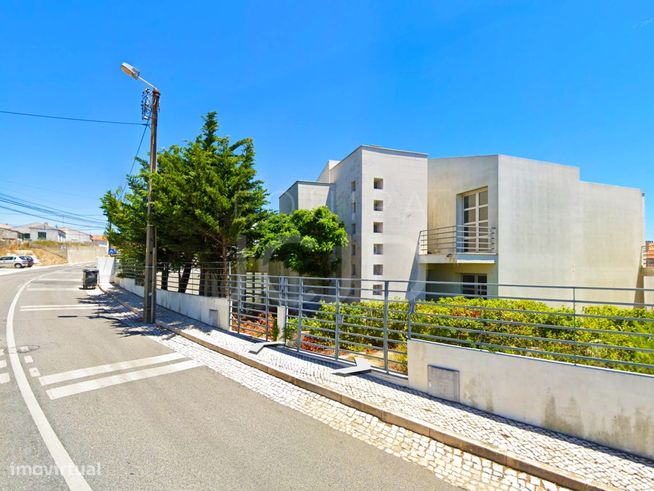 Moradia T4 Geminada - Fração C - Lote de 1180m²-0