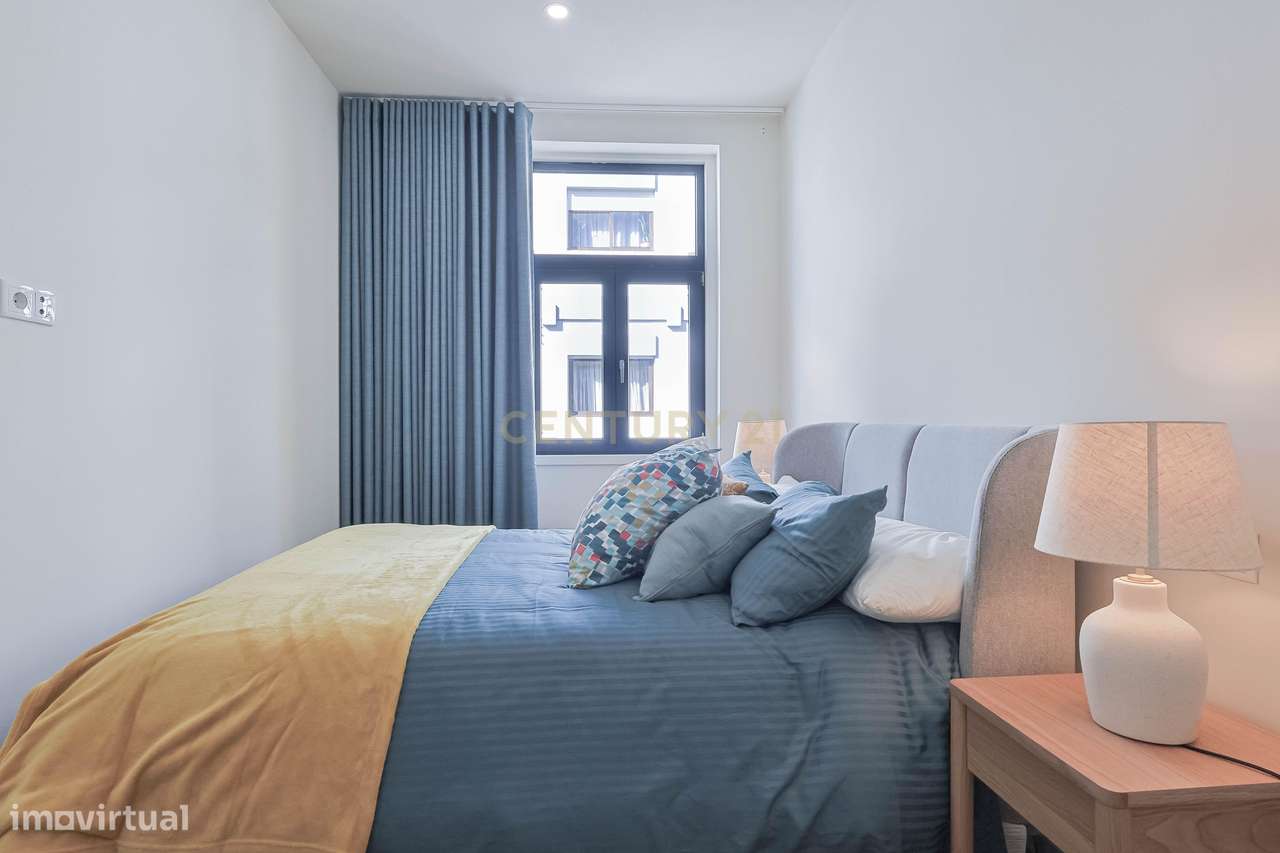 Prédio Reabilitado à Venda em Gaia-21