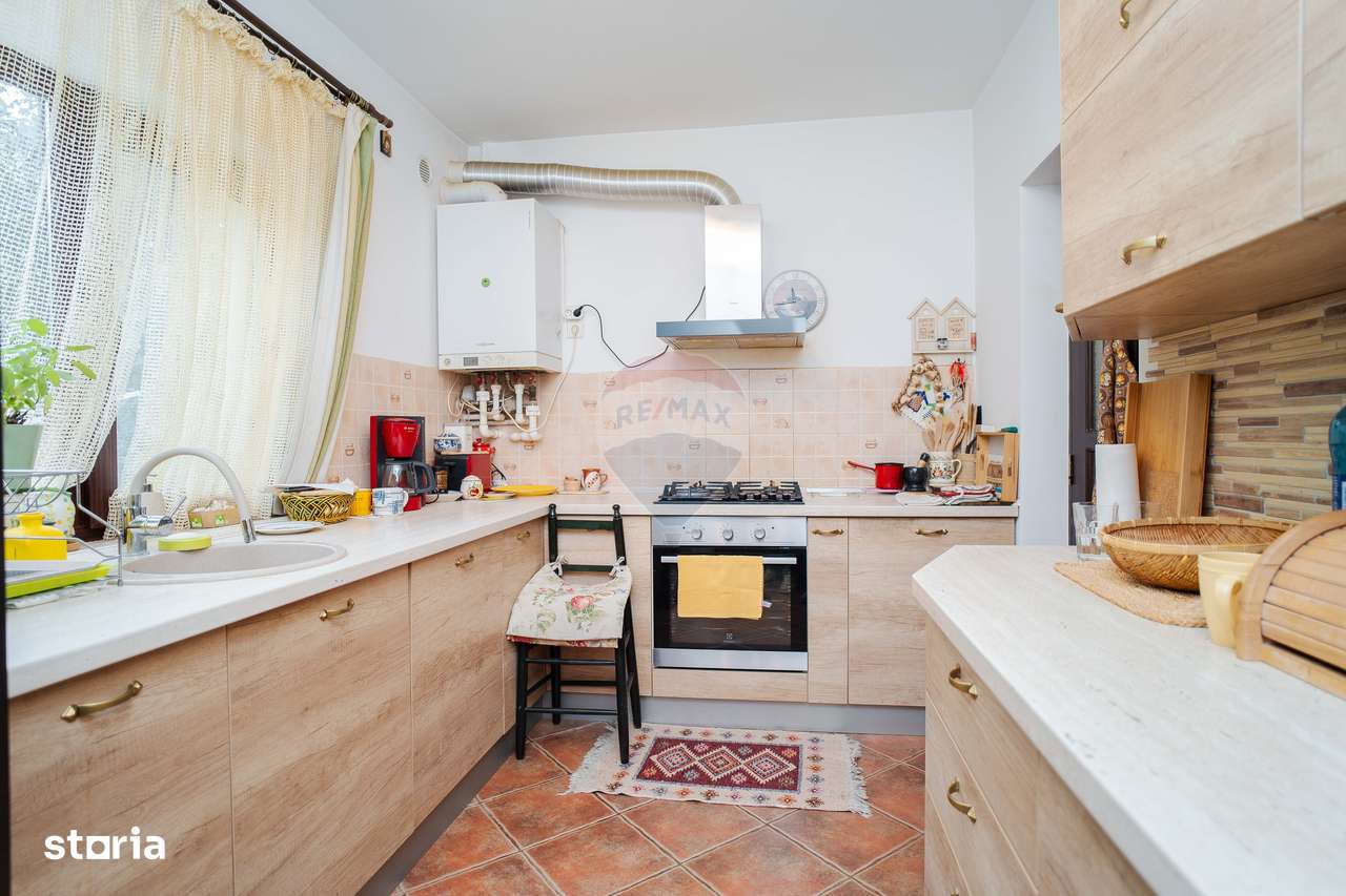 Casă cu Piscină de Vânzare, 500mp Teren, Str. Victoriei-Valea Lupului-5