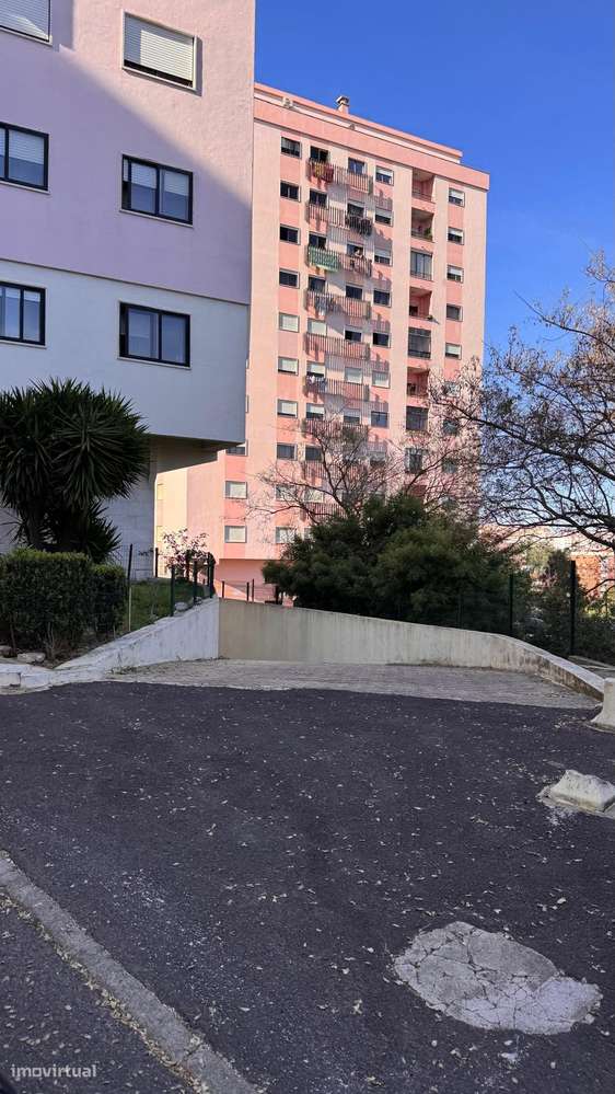 Garagem para arrendar na urbanização de São Marcos Sintra - Grande imagem: 3/13