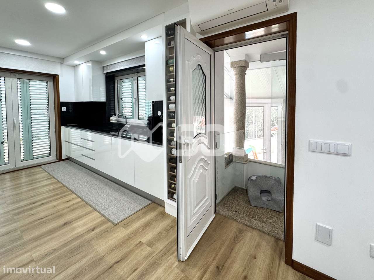 Moradia T4 com Piscina em Jovim - Grande imagem: 4/46