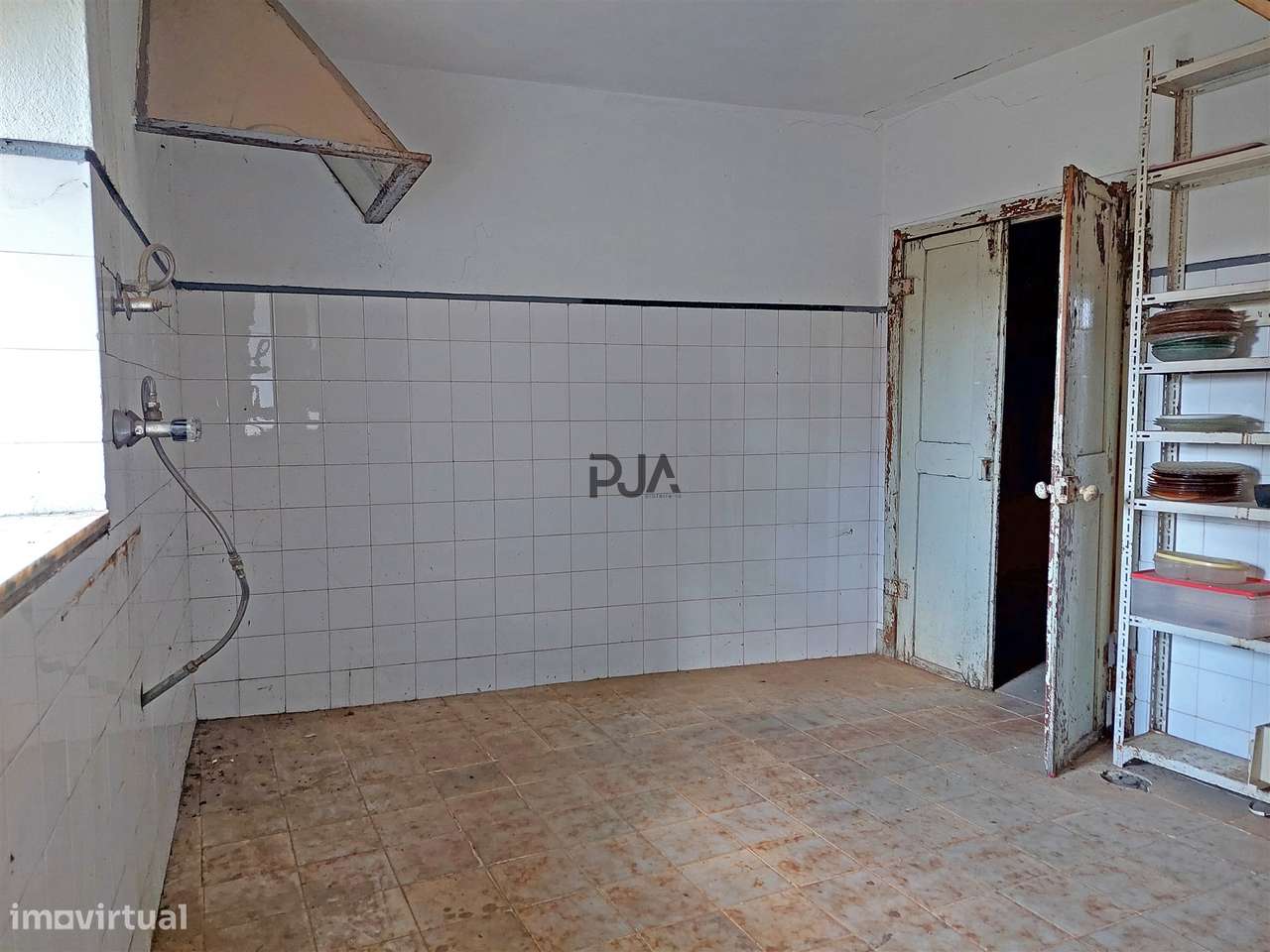 Moradia T4 para remodelar em Routar, Torredeita - Grande imagem: 4/17