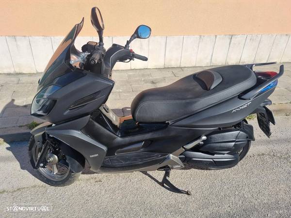 Kymco DJ D8 K-XCT 125 I - 9