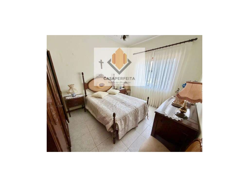 Andar Moradia T3 de 3 Frentes com Terreno, Garagem e Anexos - Avintes-20