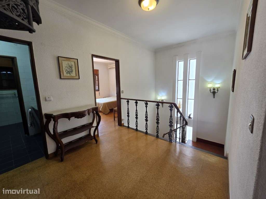 Moradia T5 com Garagem e Jardim | Centro de Elvas-15