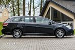 Toyota Avensis Combi 1.8 Executive - 8