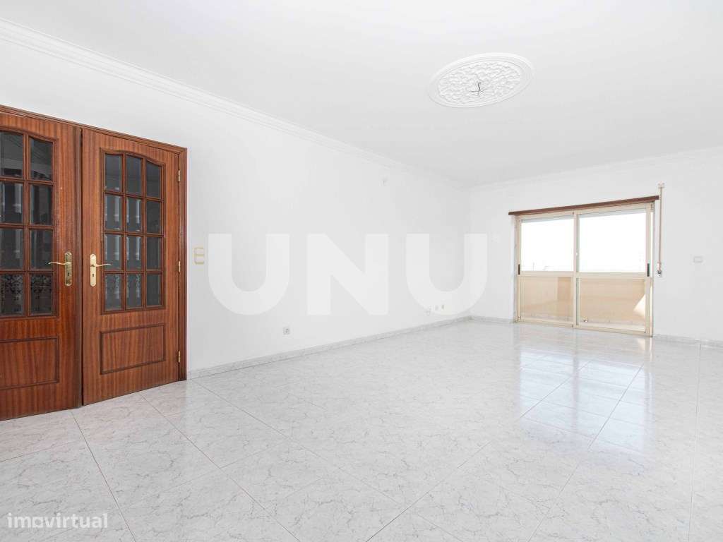 Apartamento T3, com lugar de estacionamento, no Carregado!-6