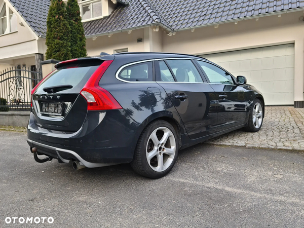 Volvo V60 D3 R-Design - 23