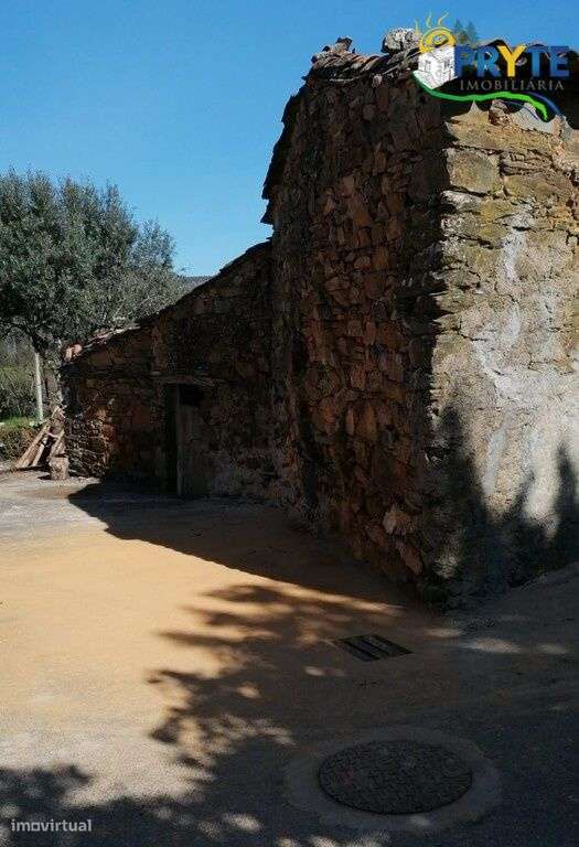 Moradia para restaurar situada na Freguesia do Troviscal - Grande imagem: 5/6
