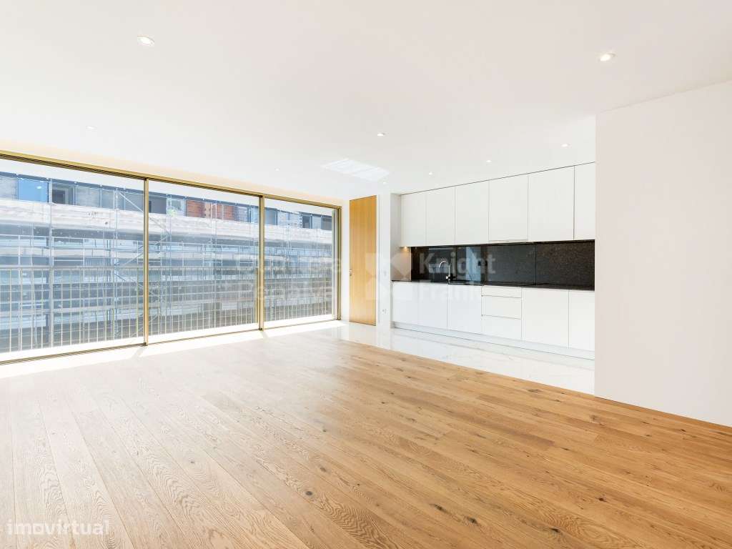 Apartamento T2 com varanda e estacionamento em Canidelo - Grande imagem: 5/29