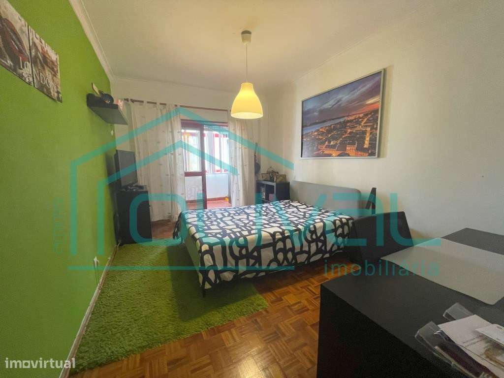 RESERVADO Apartamento T4 transformado em T3-29