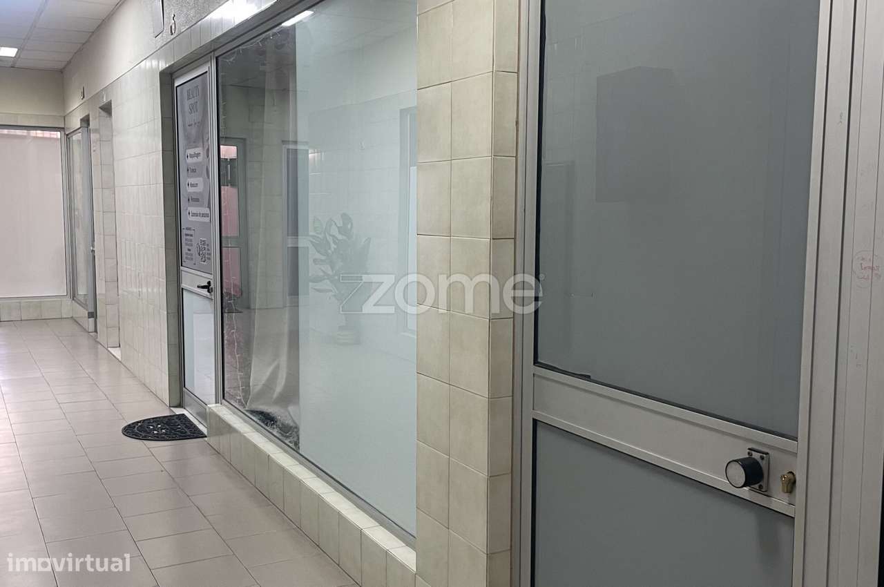 Loja no Centro Comercial da Cruz de Pau - Grande imagem: 4/4