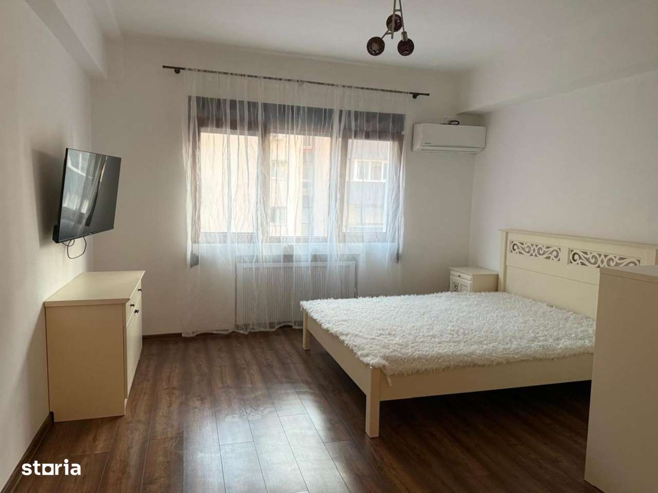 garsoniera Calea Victoriei 6 min Romana (M) - Imagine principală: 1/9