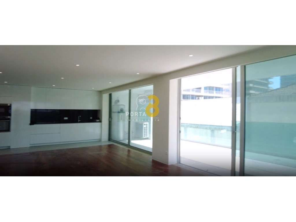 Apartamento T3 com terraço Matosinhos Sul junto ao mar-7