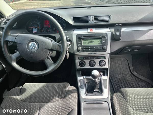 Volkswagen Passat 2.0 TDI Comfortline - 5