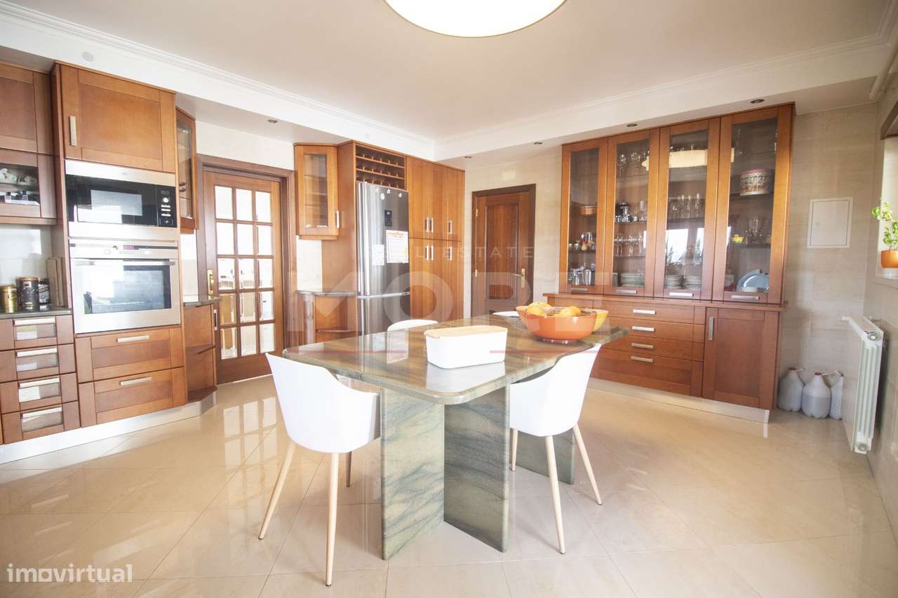 Moradia T5 independente de Gaveto - Caldas da Rainha-42