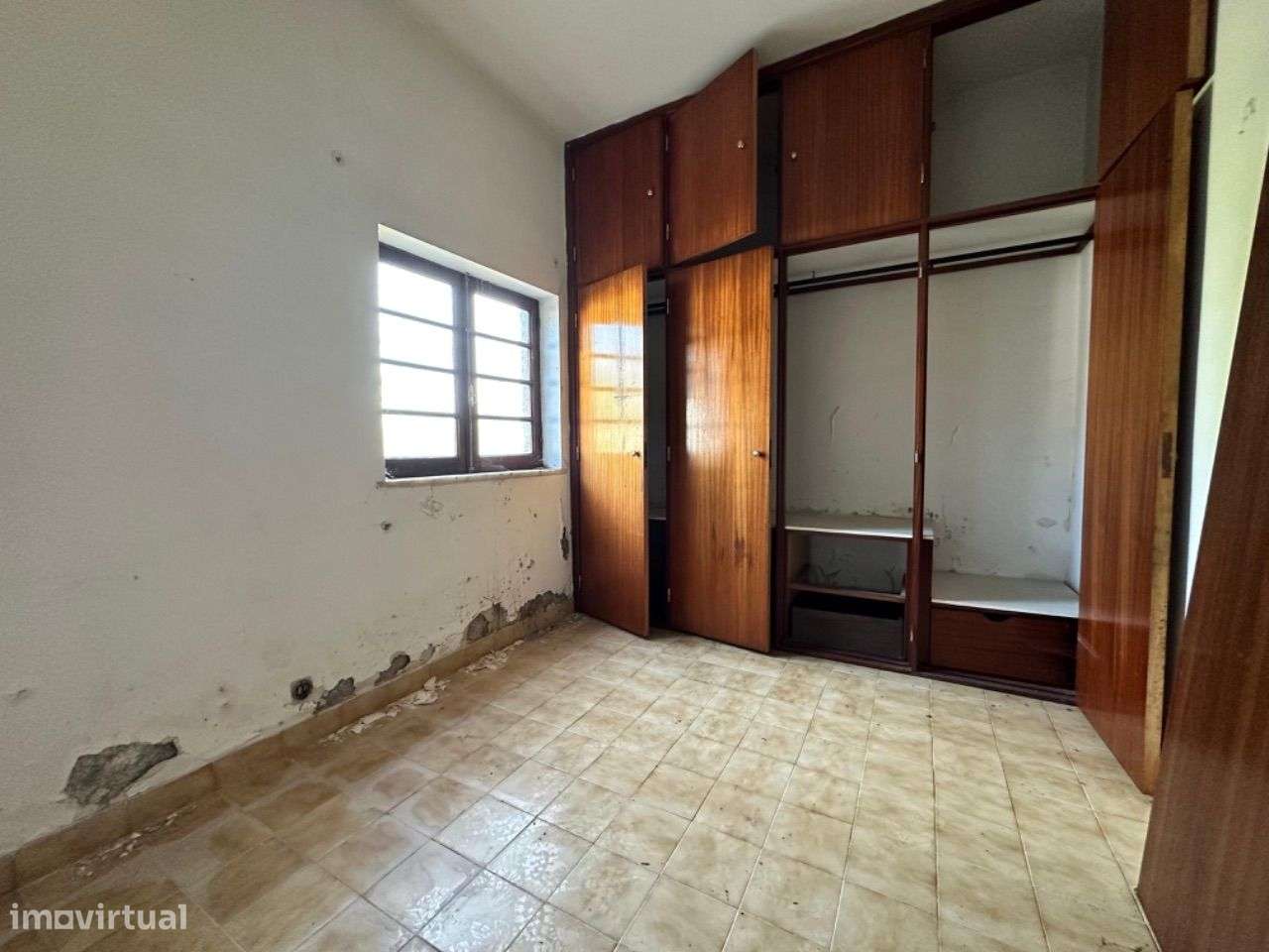 Imóvel de banco : escritura ao abrigo do simplex-8