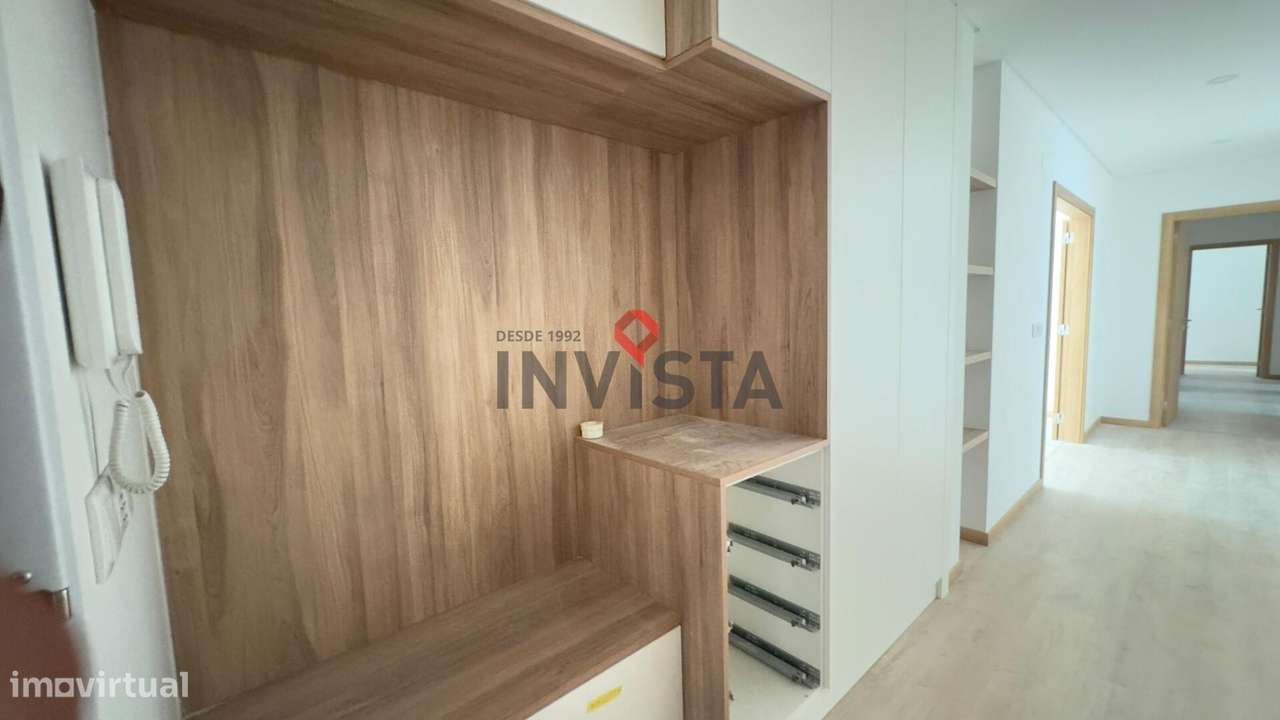 Apartamento T3 no Centro da Castanheira do Ribatejo - Grande imagem: 2/23