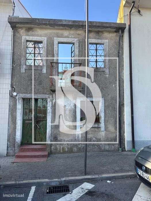 Terreno com Ruina  em Lamaçães - Grande imagem: 2/6