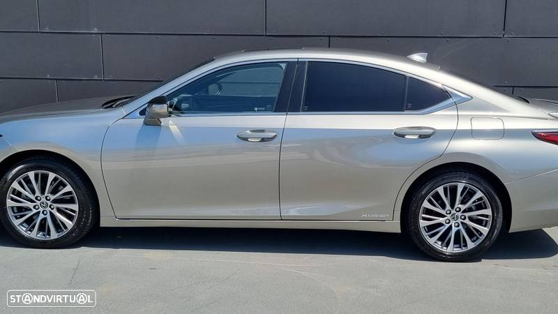 Lexus ES 300h Special Edition - 8