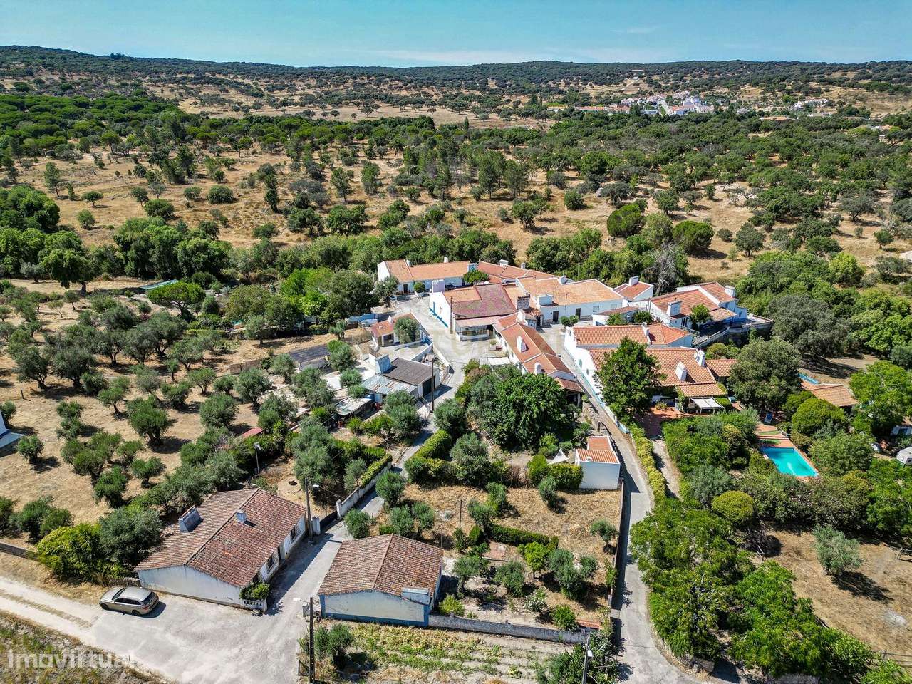Moradia Térrea com Terreno de 950 m² a Apenas 8 km de Évora-21