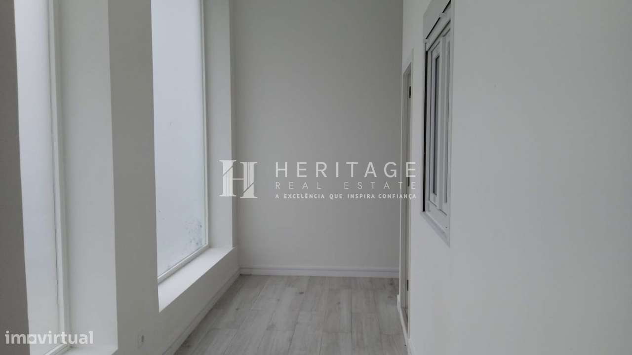 Loja com terraço no Barreiro-18