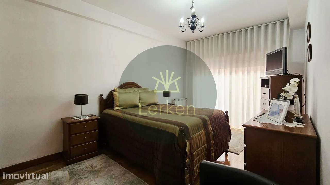 T2 junto ao centro de Guimarães | Cozinha renovada, garagem e elevador-11