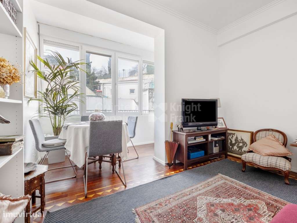 Apartamento T2 remodelado e próximo do Rio em Algés, Oeiras - Grande imagem: 2/25