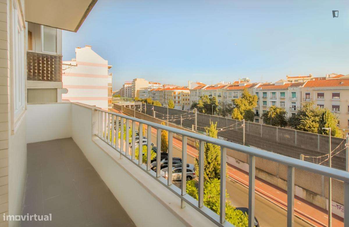 Apartamento com 1 quartos - localizado em Entrecampos Lisbon - Grande imagem: 2/6