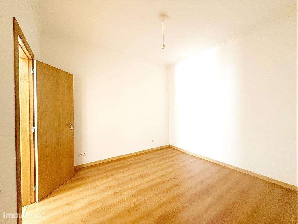 T2+1 pronto a habitar no centro de Lisboa!-17