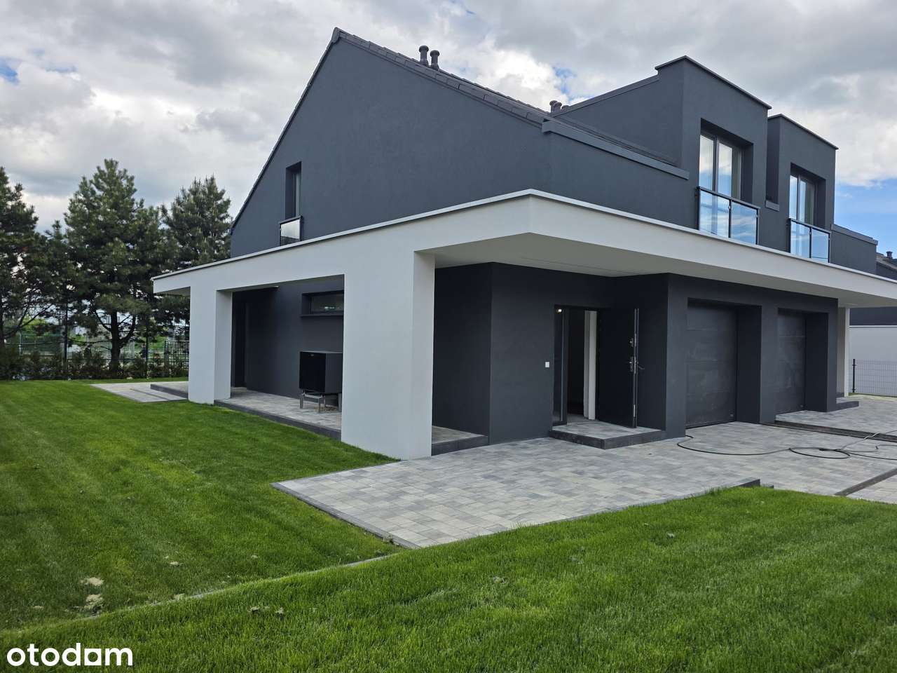 Nowoczesny dom w zabudowie bliźniaczej | Rumia, ul. Strzelecka 130 m²