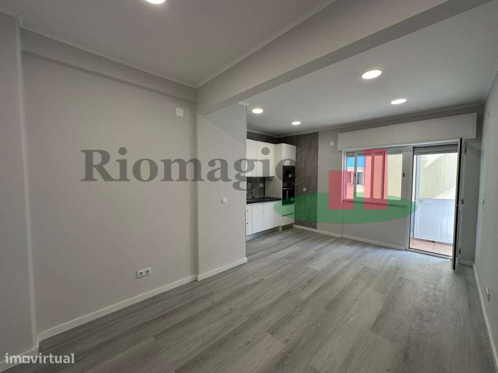 Apartamento T1 Remodelado - Amadora-3