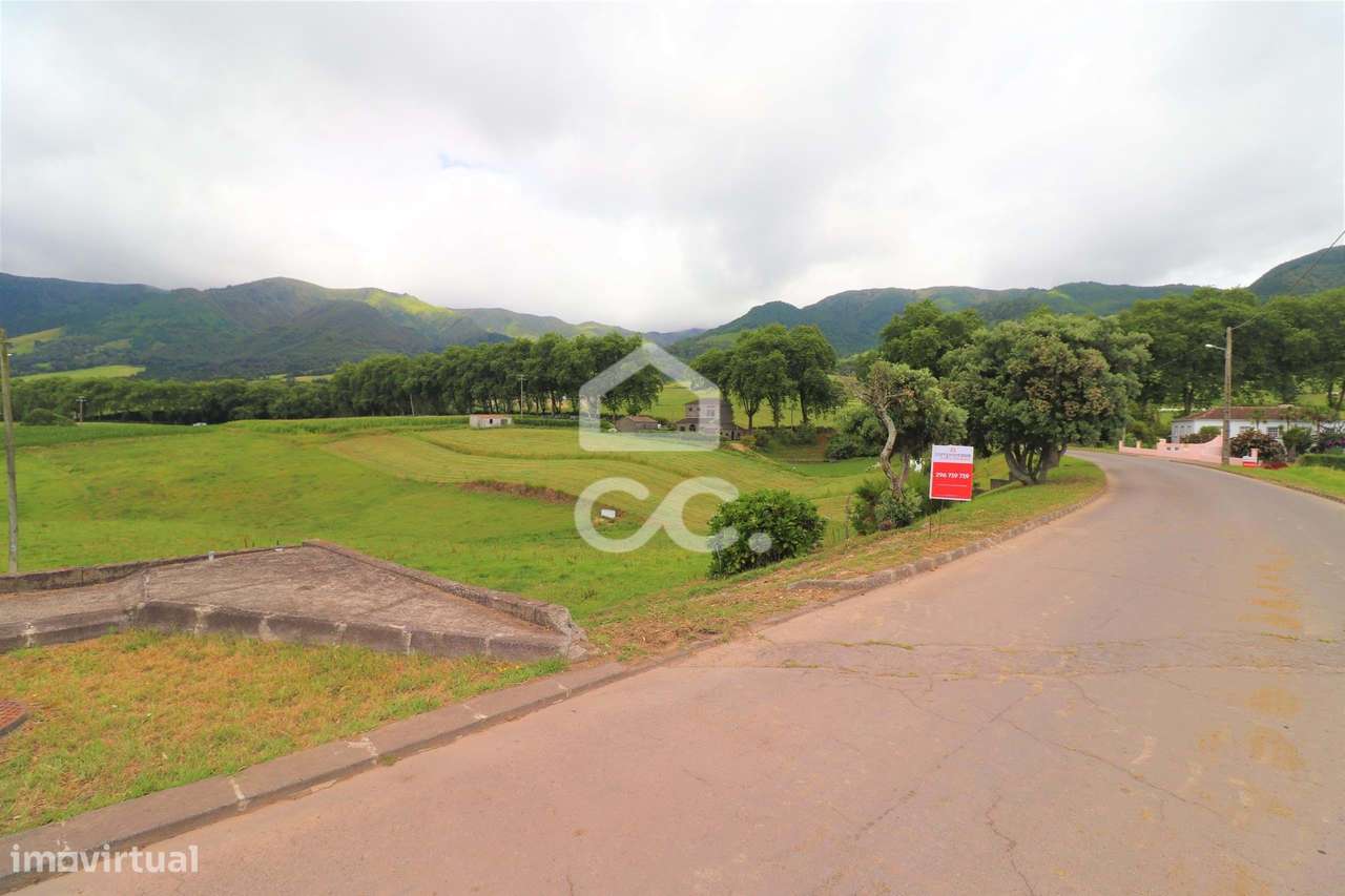 Terreno Rústico de 5.574,00 m2 - Nossa Senhora dos Remédios - Povoação - Grande imagem: 1/6