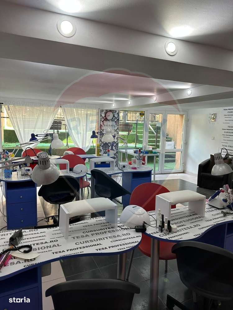 Spațiu comercial cochet de inchiriat in zona Moinesti - Imagine principală: 3/11