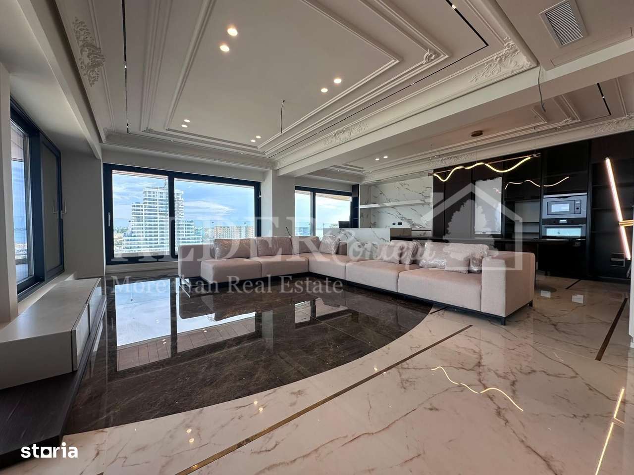 FIRST MAMAIA NORD | CROWNE PLAZA | PRIMA LINIE LA MARE-1