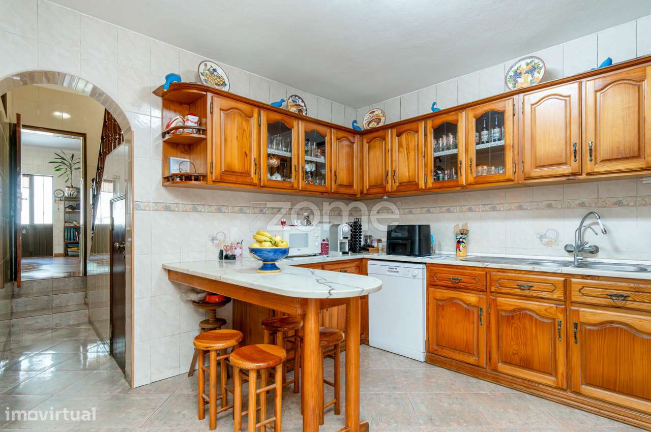 Moradia T1 + 1 Azambuja com Espaço Comercial-6