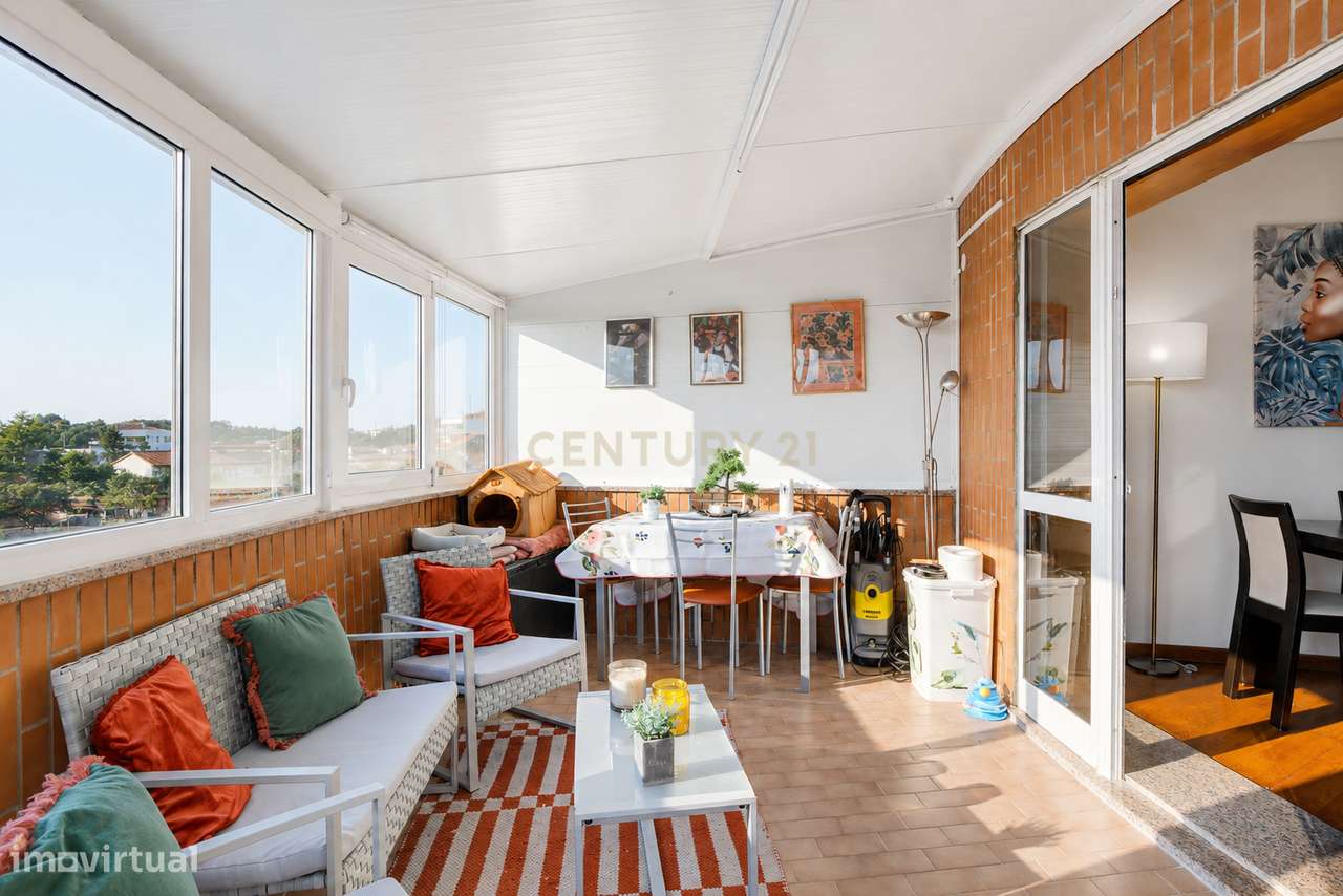 Penthouse T2 com Terraço e Vista Mar em Arcozelo-17