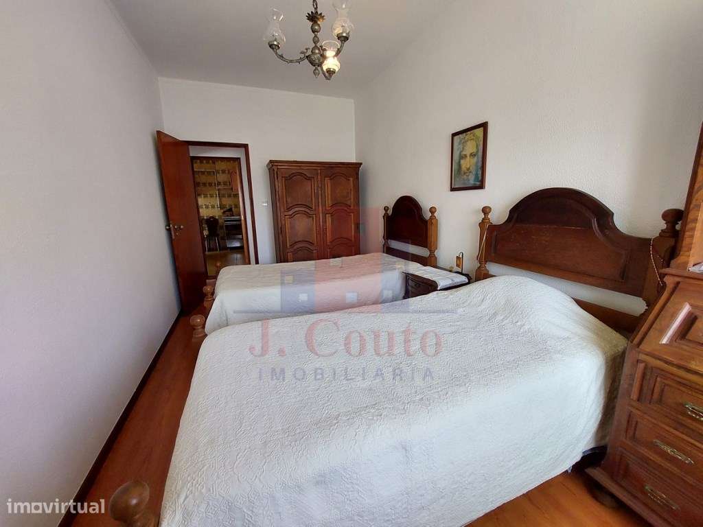 Prédio com 7 apartamentos no centro de Caldas da Rainha-11