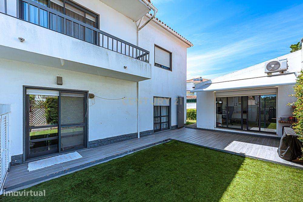 Moradia Geminada T4 com Escritório Independente | Quinta do Chiado-26