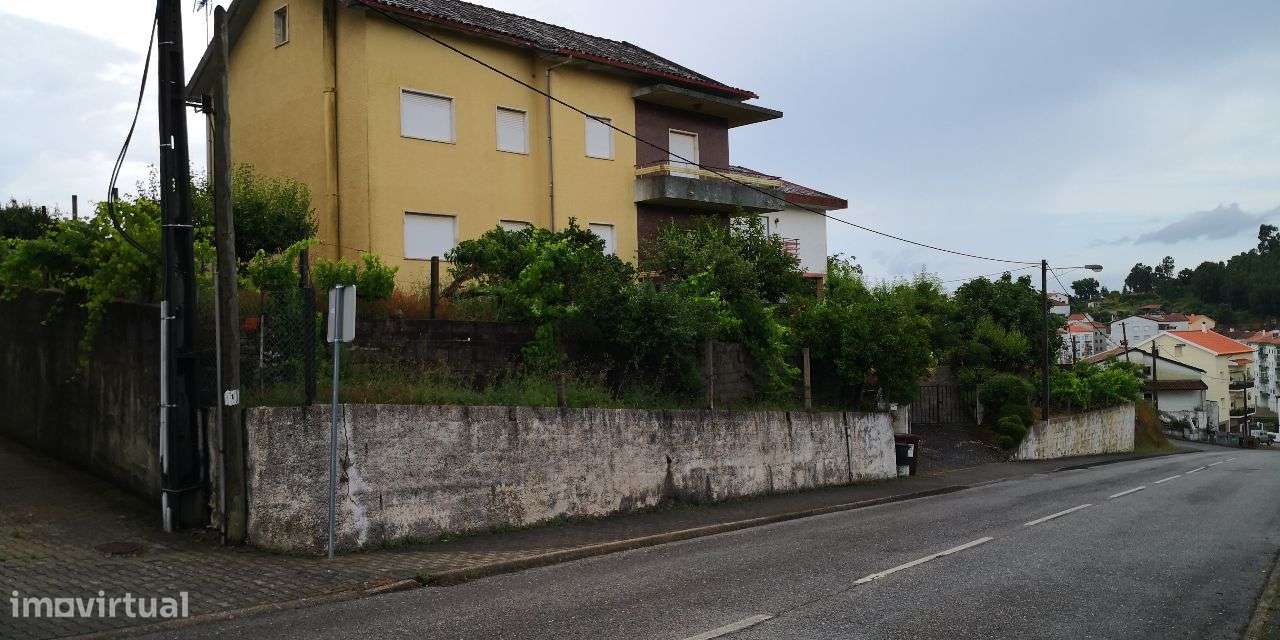 Moradia de R/C, 1º Andar, 2º Andar e Sótão em Proença-a-Nova-3