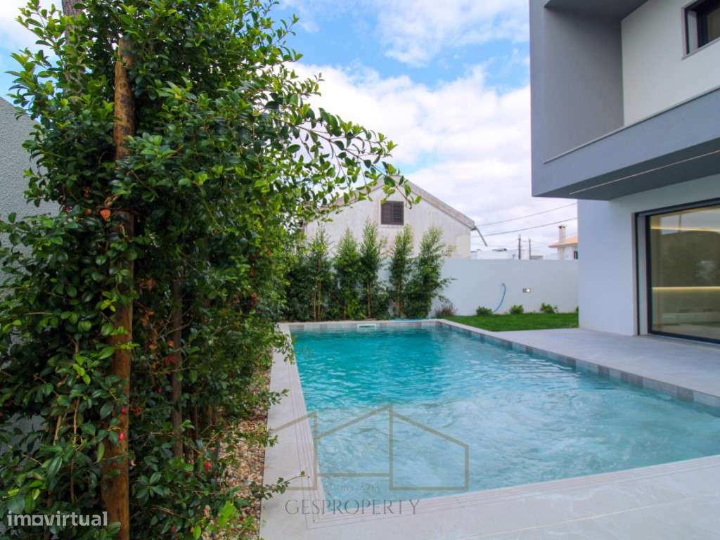 Moradia Isolada T3 com piscina pronta a escriturar na Aroeira-4