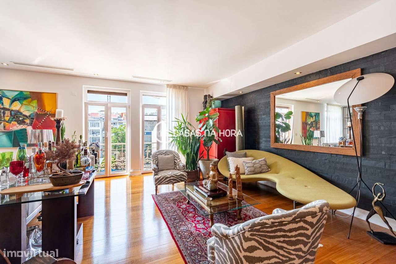 T4 Duplex com terraços e box para 3 viaturas na Avenida Visconde Va...-8