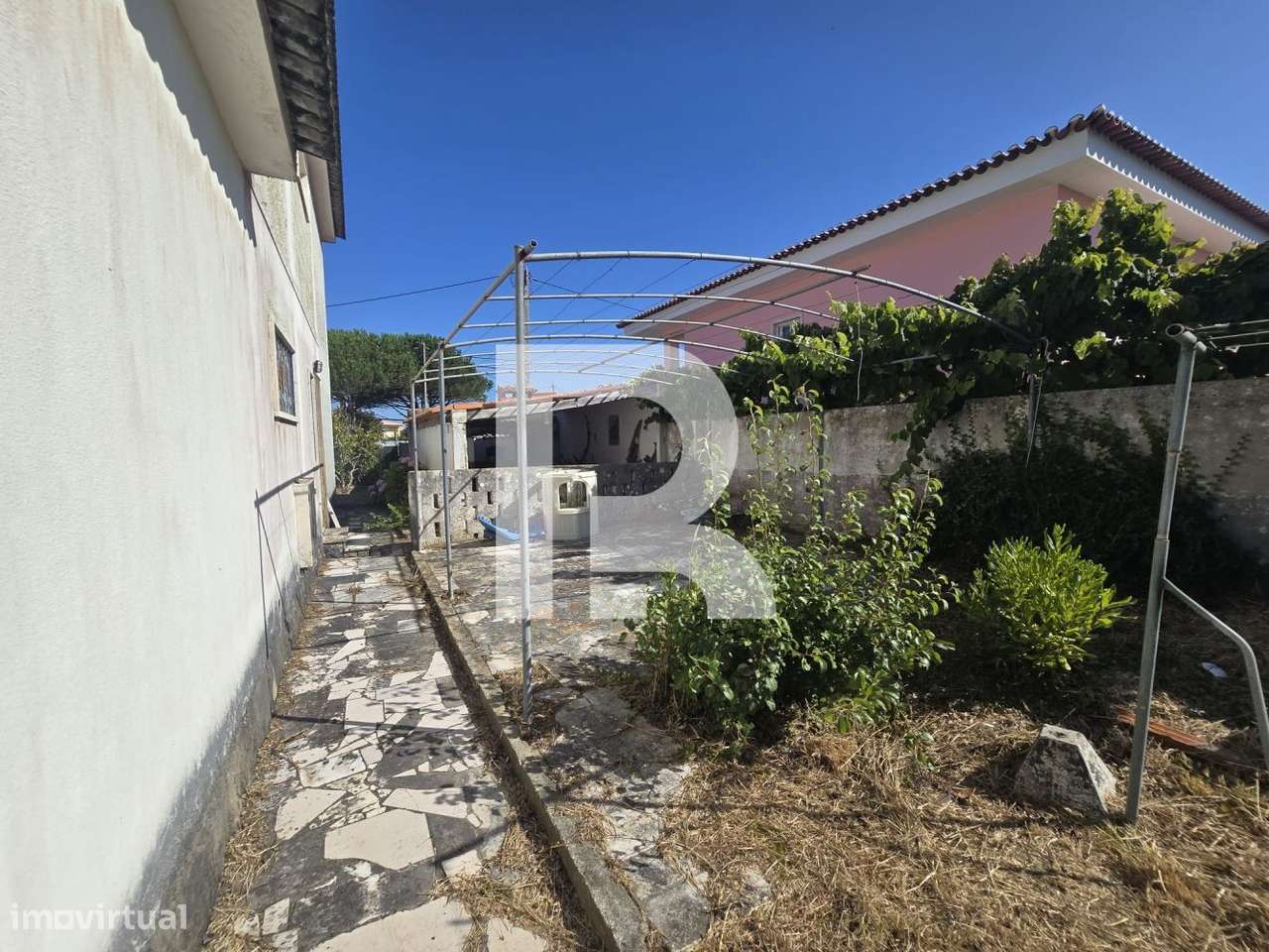 Moradia Isolada T7 em Fontanelas-52